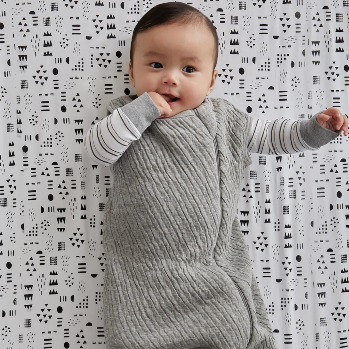 Organic Cotton Matelassé Medium Weight Wearable Blanket
